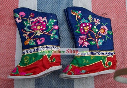 Chinese Hand Made Palace Emboridery Shoes