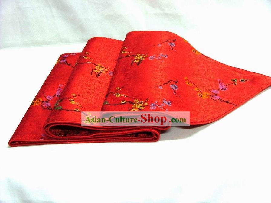 Chinesische Handmade Silk Red Plum Blossom Table Banner