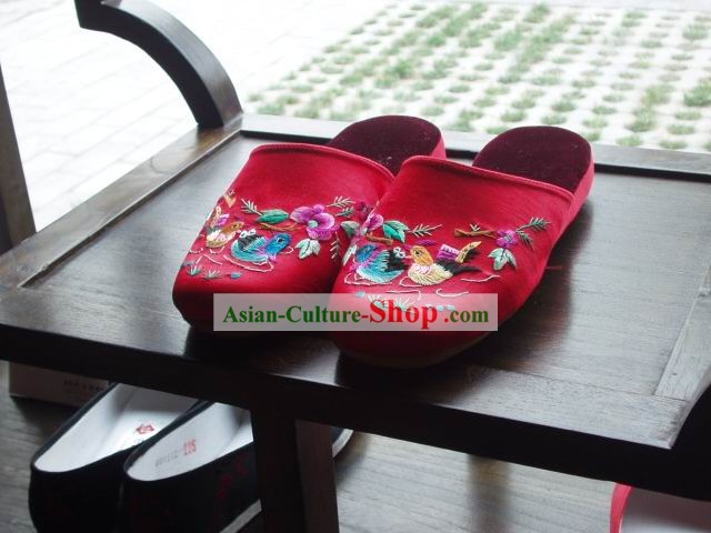 女性の中国手作りの刺繍の民俗スリッパ（みかんのアヒル）