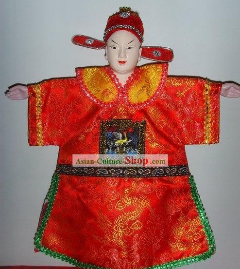 伝統的な結婚式の衣装で中国古典の手人形、ハンサムな花婿