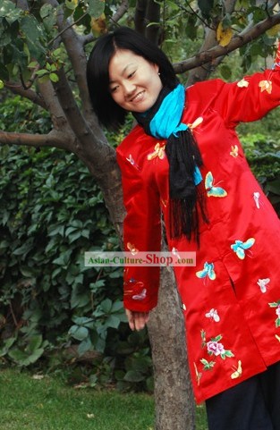 Classique chinoise Lucky Red Blouse brodée à la main et soie papillon pour les femmes