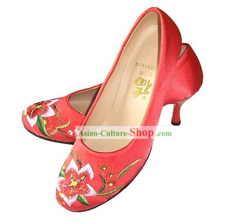 中国の古典手作りと刺繍ハイヒールの結婚式の靴（ユリ）