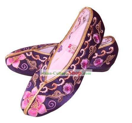 中国の伝統手作りの刺繍プリンセスサテンの靴（様々な花、紫）