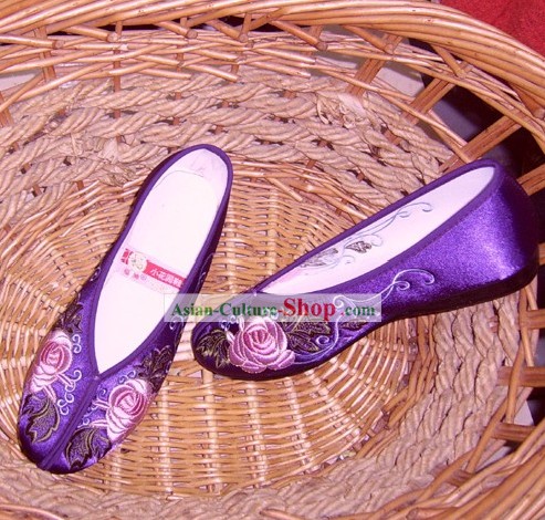 中国の伝統手作りの刺繍プリンセスサテンの靴（牡丹、黒）