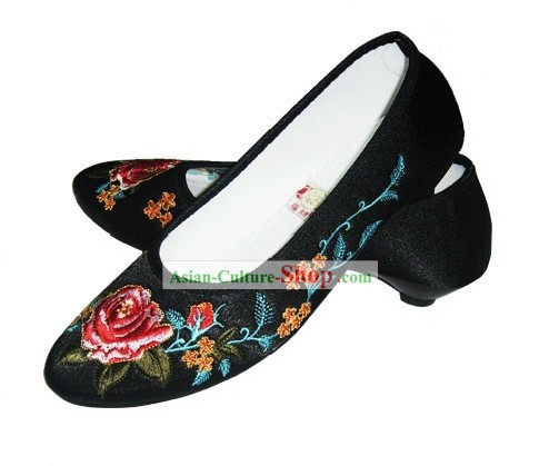 Китайский традиционный ручной работы вышитая обувь Satin (пион, черная)