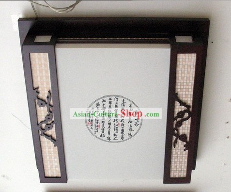 Pergamena cinese tradizionale e soffitto in legno con lanterna Poesia