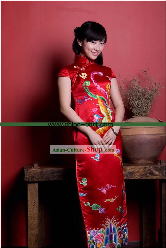 Todos impresionante bordado a mano de seda roja Phoenix largo cheongsam (Qipao)