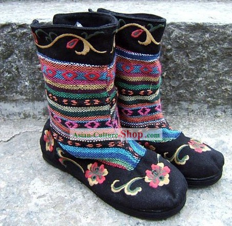 Traditionnelle chinoise du Yunnan brodé à la main en tissu Bottes Chaussures