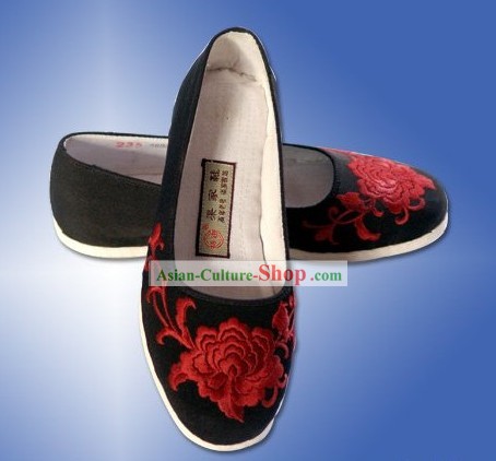 中国の手作りと刺繍牡丹黒布の靴