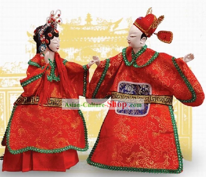新しく結婚したカップルの伝統的な中国の操り人形2セット