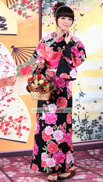 Traditionelle japanische Yutaka Kimono Kleid Obi und Geta Sandal Komplett-Set für Damen
