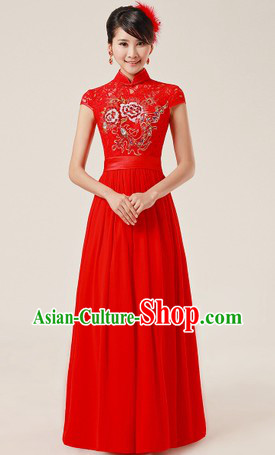 Traditional Chinese Wedding Red Lace Cheongsam Qipao and Hair Accessories for Brides
