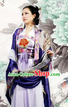 Ancient Chinese Tang Dynasty Wife Clothing with Long Tail