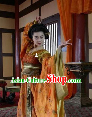 Tang Dynasty Yang Yuhuan Beauty Hanfu Clothes and Hair Jewelry Full Set