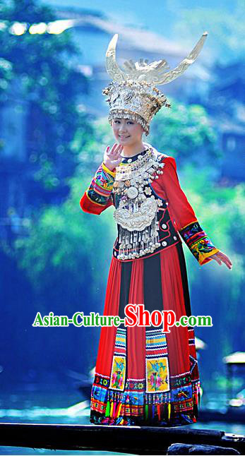 Traditional Chinese Miao Nationality Dancing Costume Accessories Necklace, Longevity Lock, Female Folk Dance Ethnic Pleated Skirt and Headwear, Chinese Minority Nationality Embroidery Costume and Hat for Women