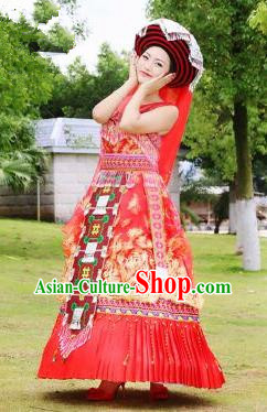 Traditional Chinese Miao Nationality Improved Wedding Costume, Hmong Luxury Female Folk Dance Ethnic Bride Pleated Long Skirt, Chinese Minority Nationality Embroidery Costume for Women