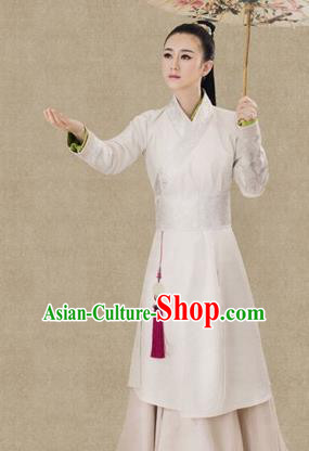 Traditional Ancient Chinese Swordswoman Costume, Chinese Ming Dynasty Young Lady Embroidered Clothing for Women
