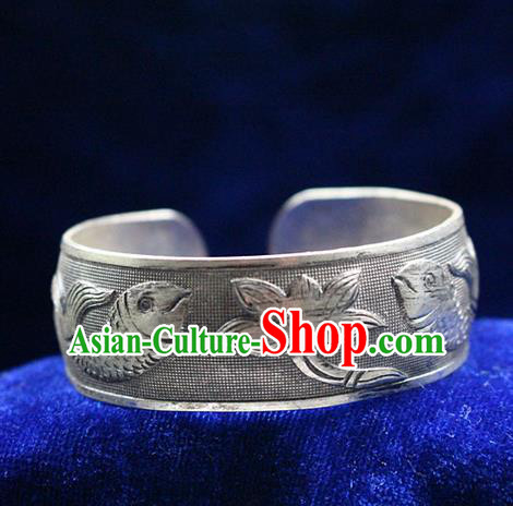 Traditional Chinese Miao Nationality Crafts Jewelry Accessory Bangle, Hmong Handmade Miao Silver Fish Bracelet, Miao Ethnic Minority Silver Wide Bracelet Accessories for Women