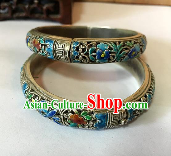Traditional Chinese Miao Nationality Accessories Bracelet, Hmong Female Ethnic Pure Sliver Blueing Sculpture Bangle for Women