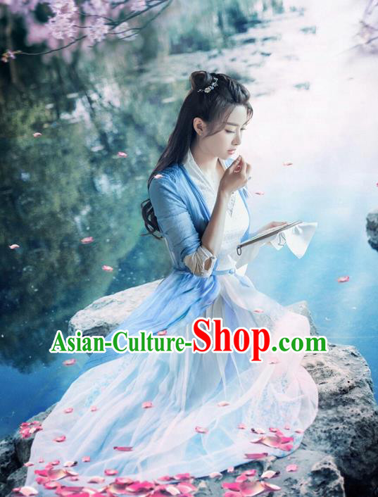 Traditional Ancient Chinese Swordswoman Costume, A Life Time Love Chinese Peri Young Lady Hanfu Clothing and Handmade Headpiece Complete Set for Women