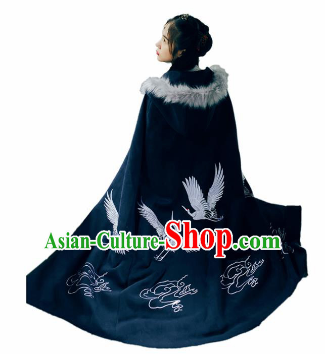 Chinese Traditional Costume Ancient Ming Dynasty Princess Embroidered Crane Cloak for Women