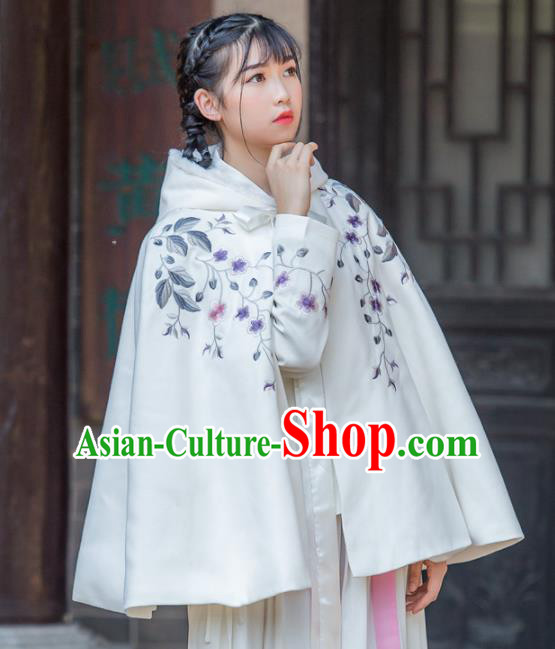 Chinese Traditional Costumes Ancient Hanfu Embroidered White Cloak for Women