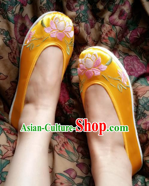 Chinese Ancient Princess Yellow Shoes Traditional Wedding Cloth Shoes Hanfu Shoes Embroidered Lotus Shoes for Women