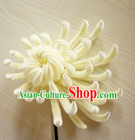 Chinese Handmade Palace White Chrysanthemum Velvet Hairpins Ancient Queen Hair Accessories Headwear for Women